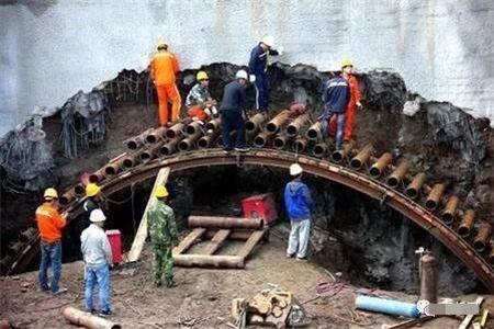 利辛隧道钢花管支护案例